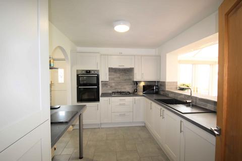 8 Green Park View, Oldham, OL1 4GP