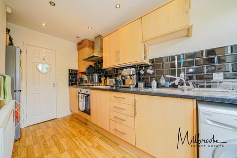 2 bedroom semi-detached house to rent, Clifton Street, Mosley Common, Manchester, M29