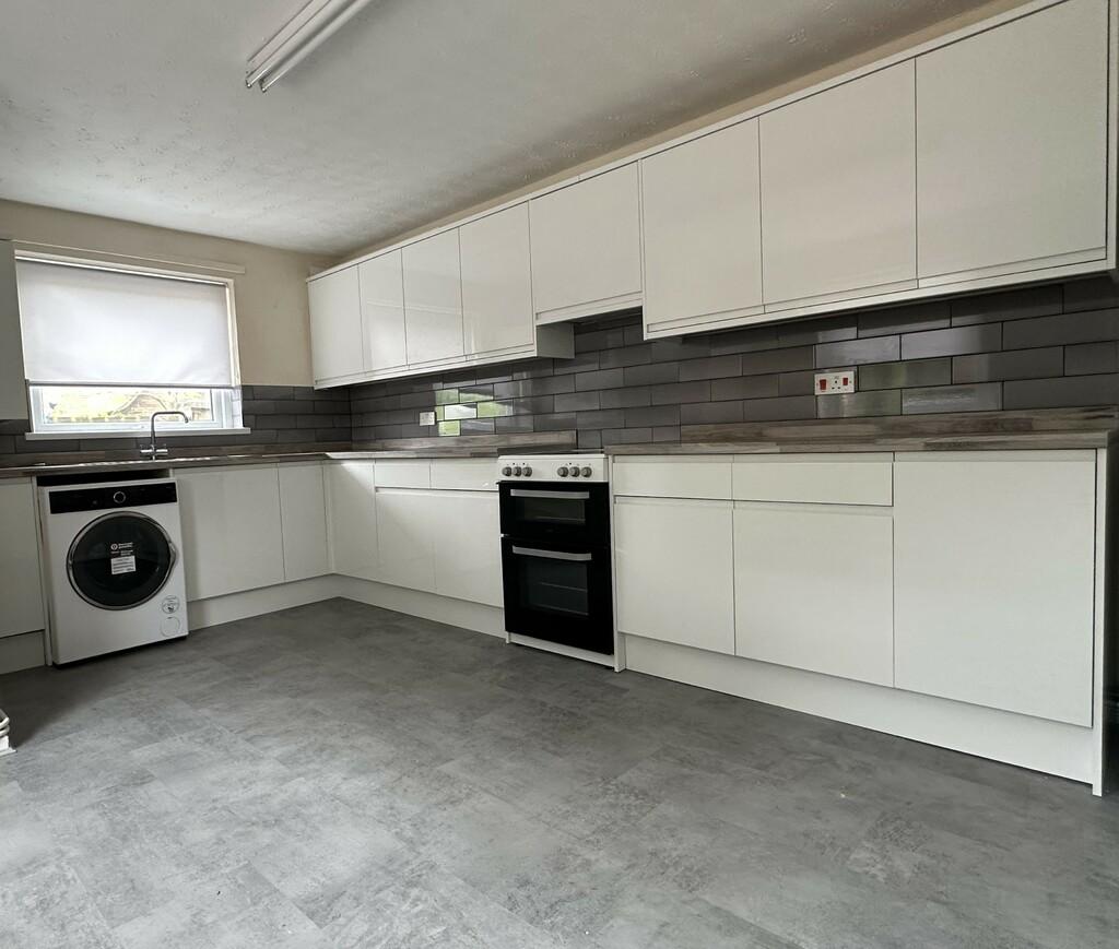 Wellington Street, Littleport 2 bed end of terrace house £895 pcm (£