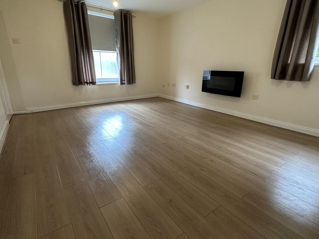 Wellington Street, Littleport 2 bed end of terrace house £895 pcm (£