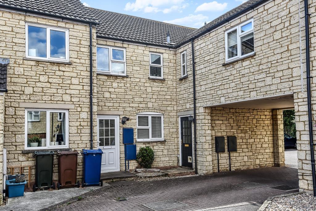 Avocet Way, Bicester, OX26 2 bed terraced house £1,250 pcm (£288 pw)