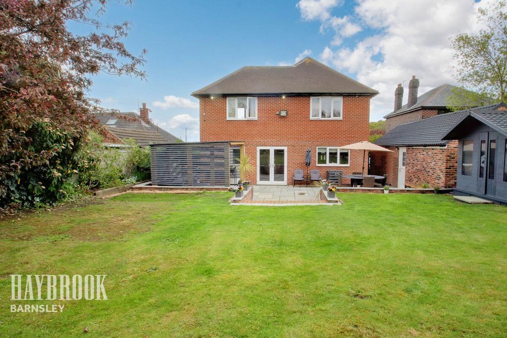 Pontefract Road, Lundwood 5 bed detached house for sale £400,000