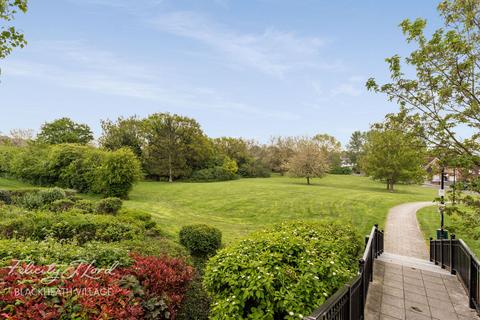 26 Barlow Drive, London, SE18 4NE