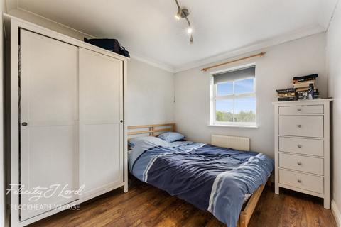26 Barlow Drive, London, SE18 4NE