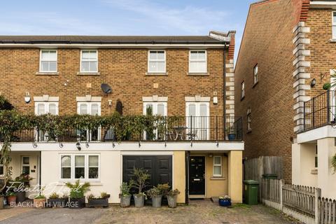 26 Barlow Drive, London, SE18 4NE