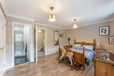 26 Barlow Drive, London, SE18 4NE