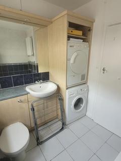 2 bedroom apartment to rent, Surbiton,  Surrey,  KT6