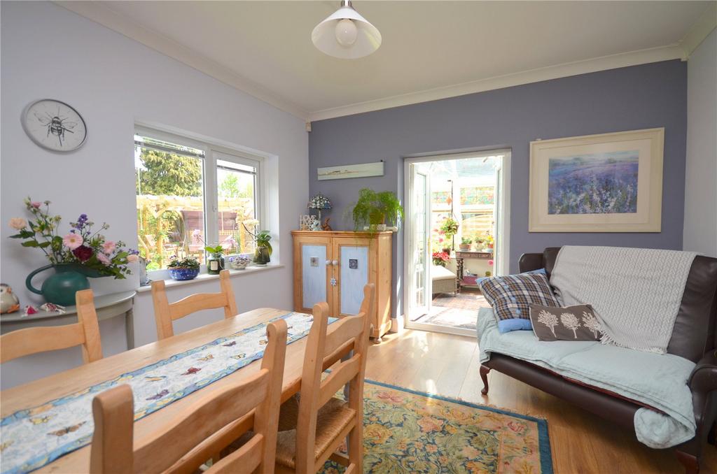 Church Lane, Mirfield, West Yorkshire, WF14 4 bed semidetached house