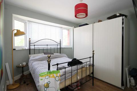 87 Kingsbridge Road, Morden, SM4 4PU