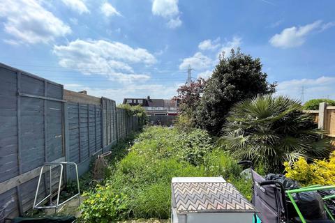 87 Kingsbridge Road, Morden, SM4 4PU