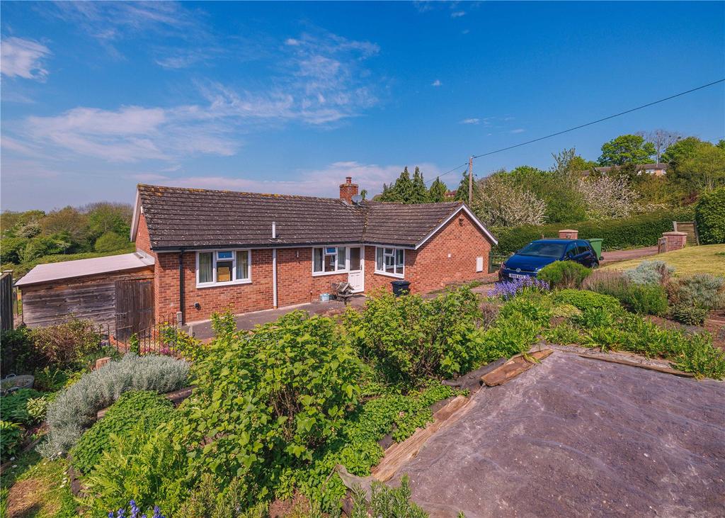 Cawdor, RossonWye, Herefordshire, HR9 3 bed bungalow for sale £325,000