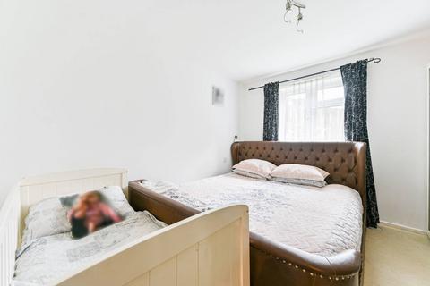 2 bedroom flat to rent - Elizabeth Gardens, Stanmore, HA7