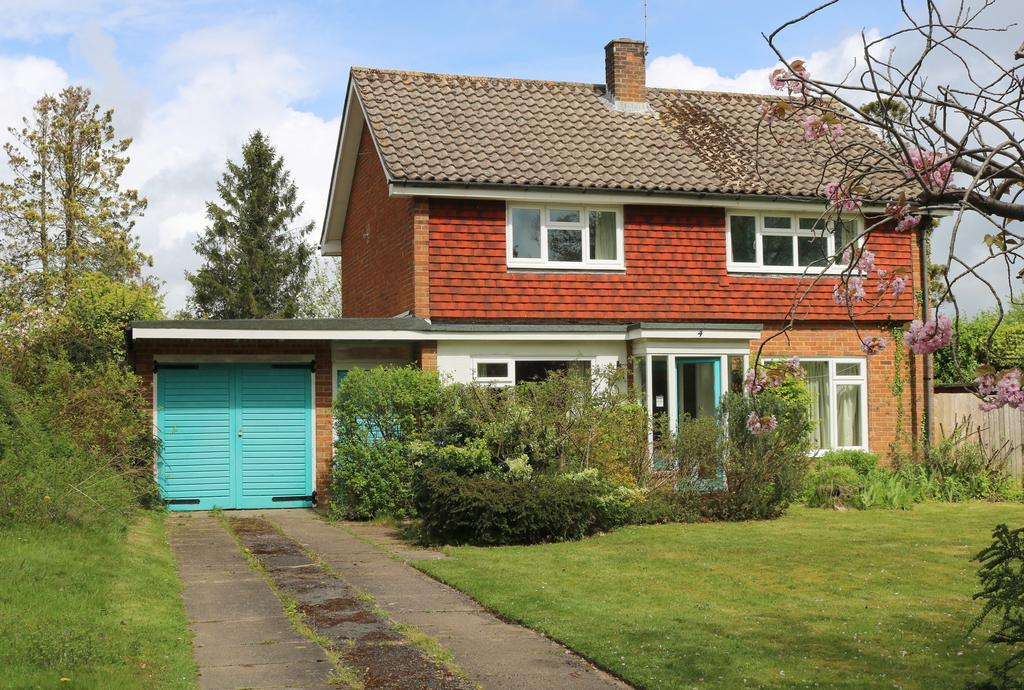 Blunts Wood Road, Haywards Heath, RH16 3 bed house £675,000