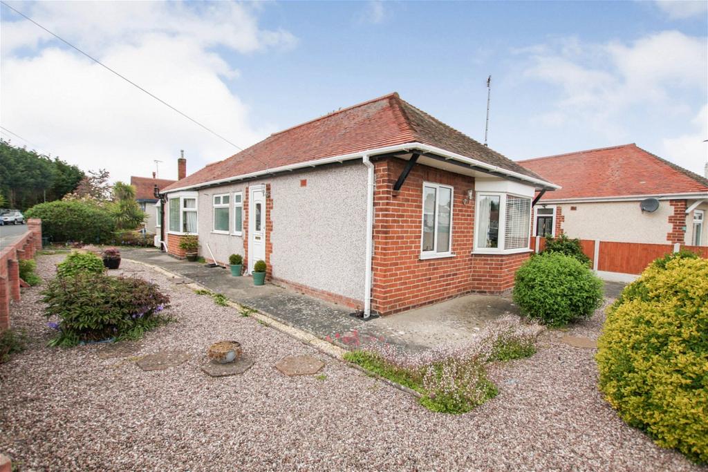 Gordon Avenue, Prestatyn, Denbighshire LL19 8RY 3 bed detached bungalow