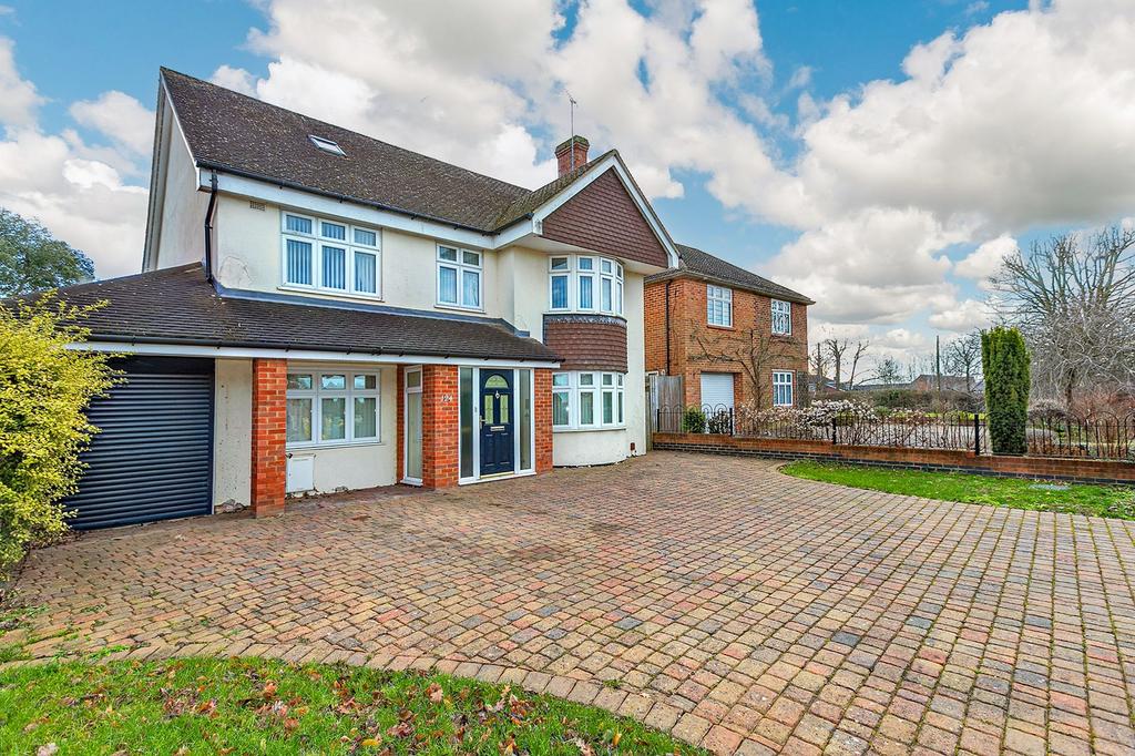 Church Green Road, Bletchley, MK3 5 bed detached house £2,800 pcm (£