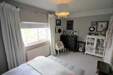 1 Byron Road, Locking, Weston-super-mare, BS24 8AQ