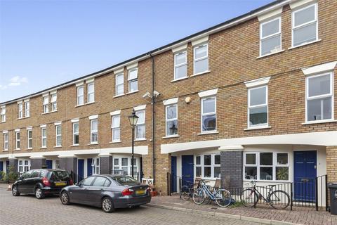16 Chester Crescent, London, E8 2PH
