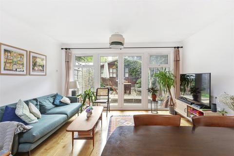 16 Chester Crescent, London, E8 2PH