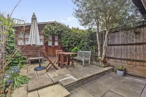16 Chester Crescent, London, E8 2PH