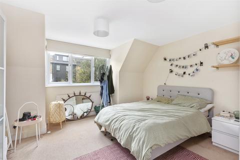 16 Chester Crescent, London, E8 2PH