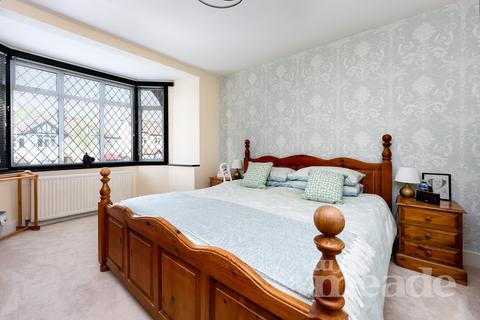 4 bedroom semi-detached house for sale - Underwood Road, Chingford, E4