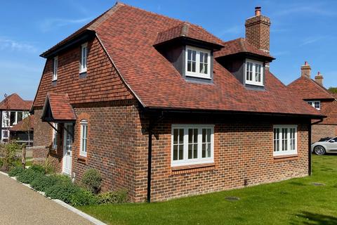 3 bedroom detached house to rent, Graffham, Petworth