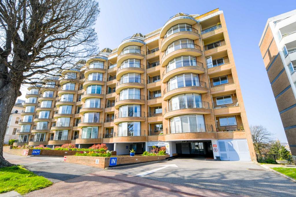 Rustington Court, Eastbourne 2 bed apartment for sale £330,000