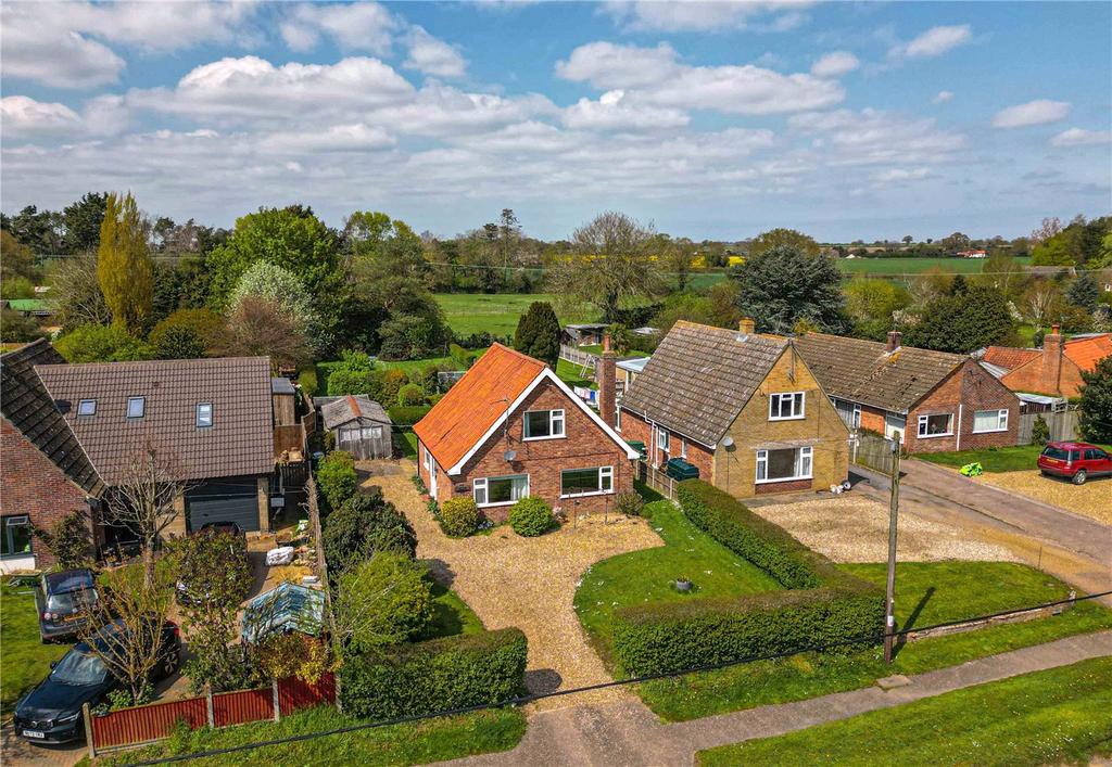 Easton Way, Cawston, Norwich, Norfolk, NR10 3 bed detached house for