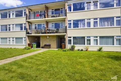 3 bedroom apartment for sale - Wroxham Way, Felpham