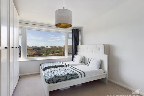 3 bedroom apartment for sale, Wroxham Way, Felpham