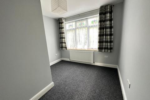 2 bedroom terraced house to rent - South Park Road, Ilford IG1