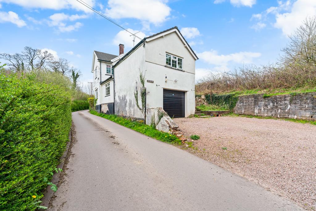 St. Y Nyll Lane, Capel Llanilltern 4 bed detached house for sale £400,000