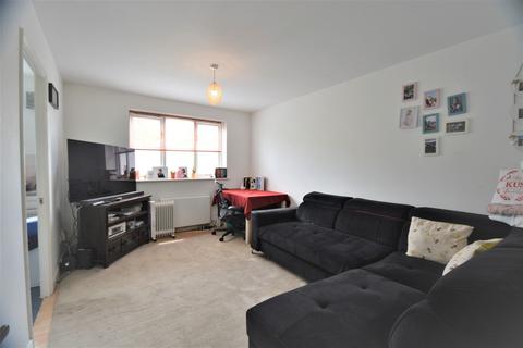 1 bedroom ground floor flat to rent, California Road, New Malden