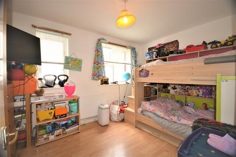1 bedroom ground floor flat to rent, California Road, New Malden