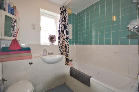 1 bedroom ground floor flat to rent, California Road, New Malden