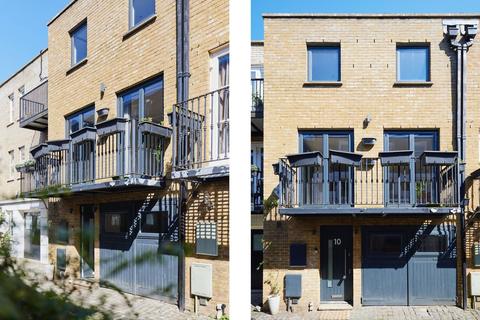 10 Walham Yard, London, SW6 1JA