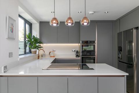 9 Royal Crescent, Winchester, SO22 5GR