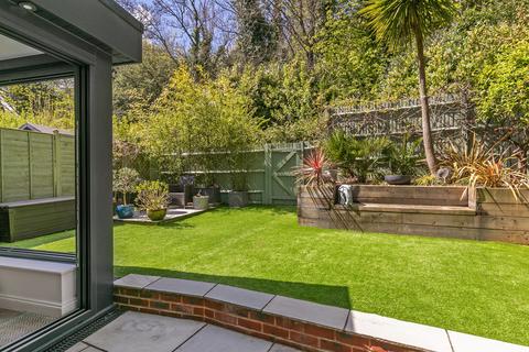 9 Royal Crescent, Winchester, SO22 5GR