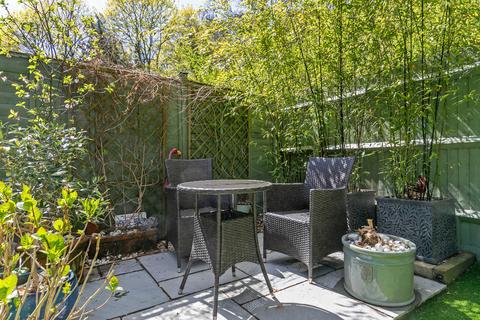 9 Royal Crescent, Winchester, SO22 5GR