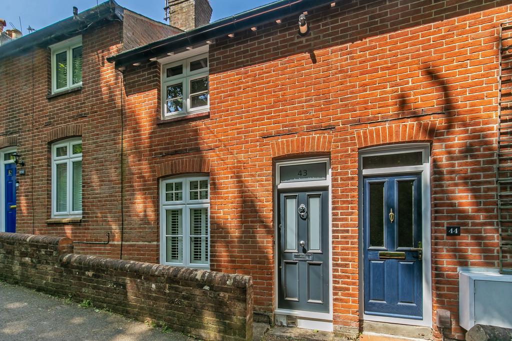 Clifton Road, Winchester, SO22 2 bed terraced house for sale £650,000
