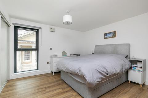 Flat 2, 3 Exchange Square, Winchester, SO23 8FJ
