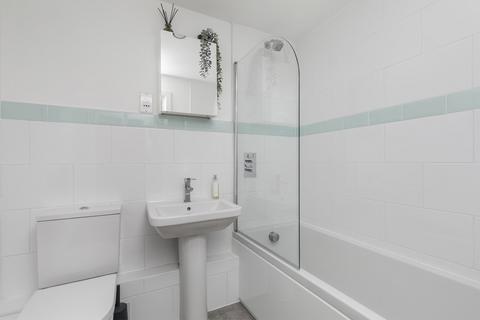Flat 2, 3 Exchange Square, Winchester, SO23 8FJ