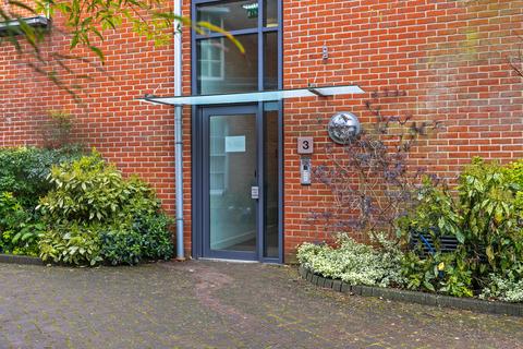 Flat 2, 3 Exchange Square, Winchester, SO23 8FJ