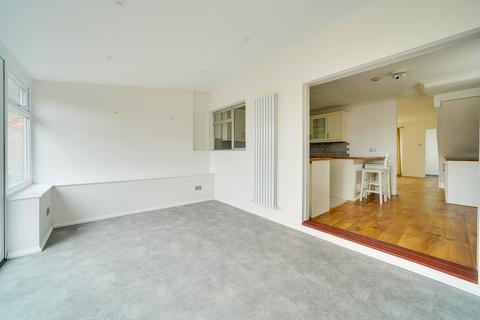 8 Beldam Avenue, Royston, SG8 9UL