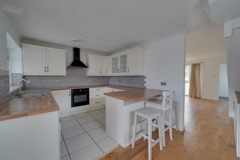 8 Beldam Avenue, Royston, SG8 9UL