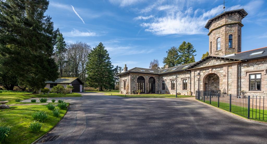 Tower Wing, Durris Stables, Durris, Kincardineshire, AB31 5 bed link