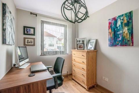 24 Eversley Avenue, Bexleyheath, DA7 6RB