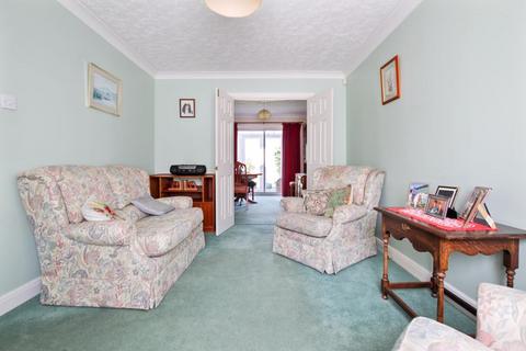 6 Appleton Drive, Dartford, DA2 7EN