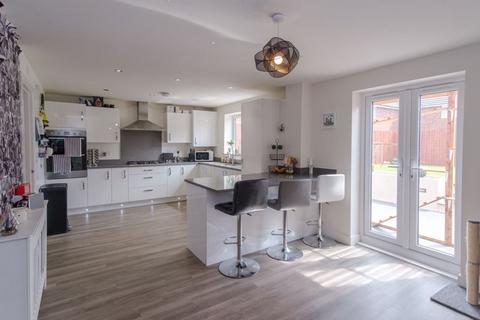 4 bedroom detached house for sale - Gough Close, Codsall