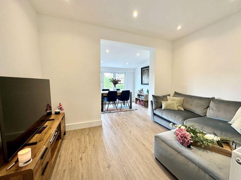 Upton Road South, Bexley 2 bed flat for sale £375,000